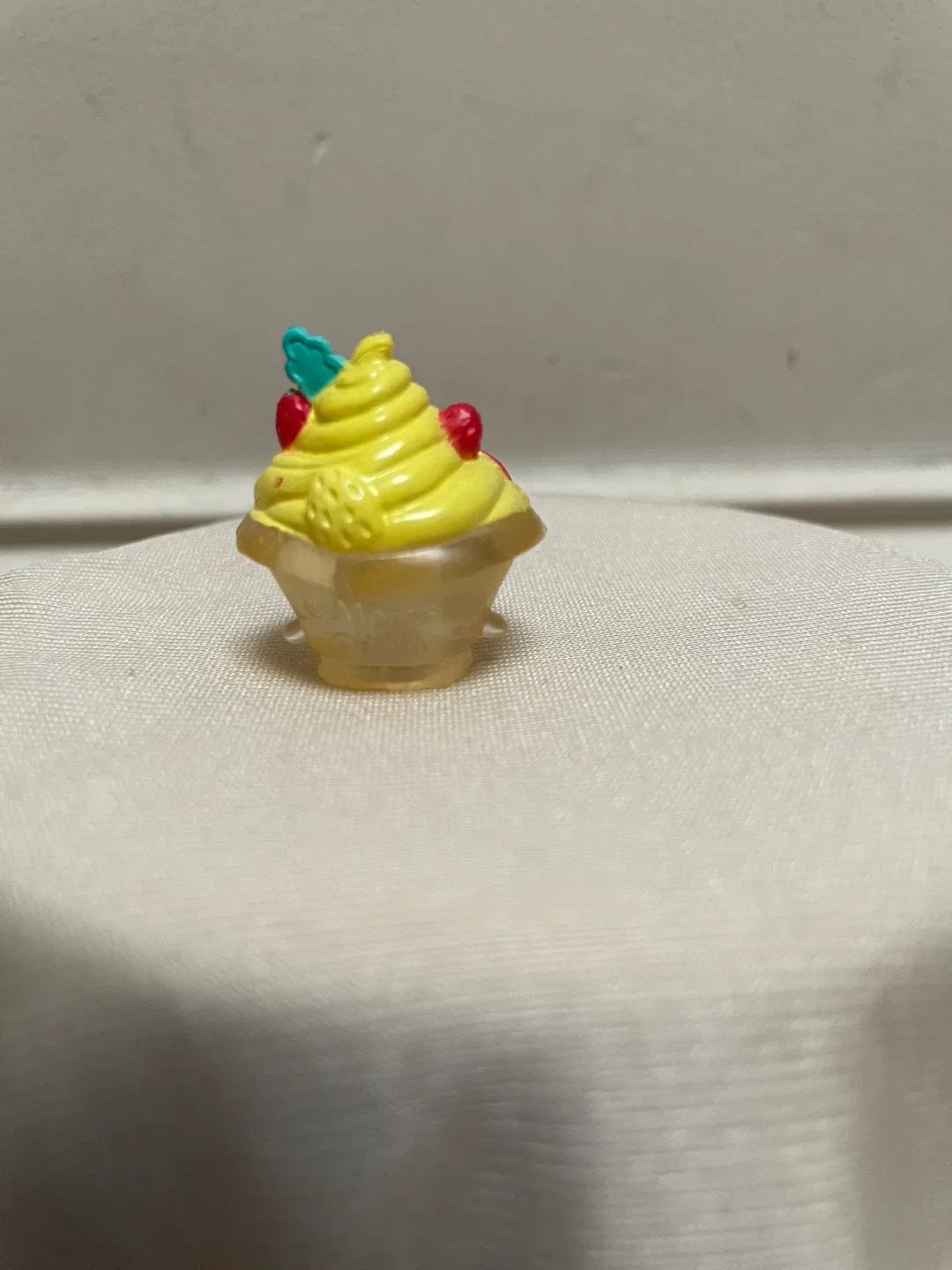 Shopkins Season 2 Strawberries and Cream exclusive image indicator(3)