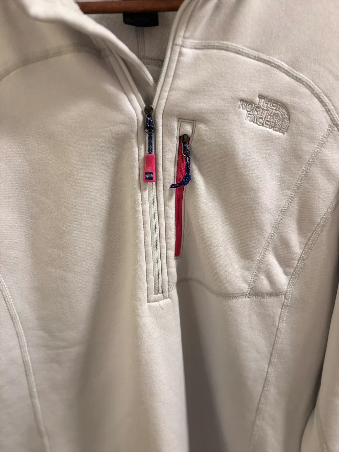 The North Face Summit Series Breast Cancer Awareness image indicator(2)