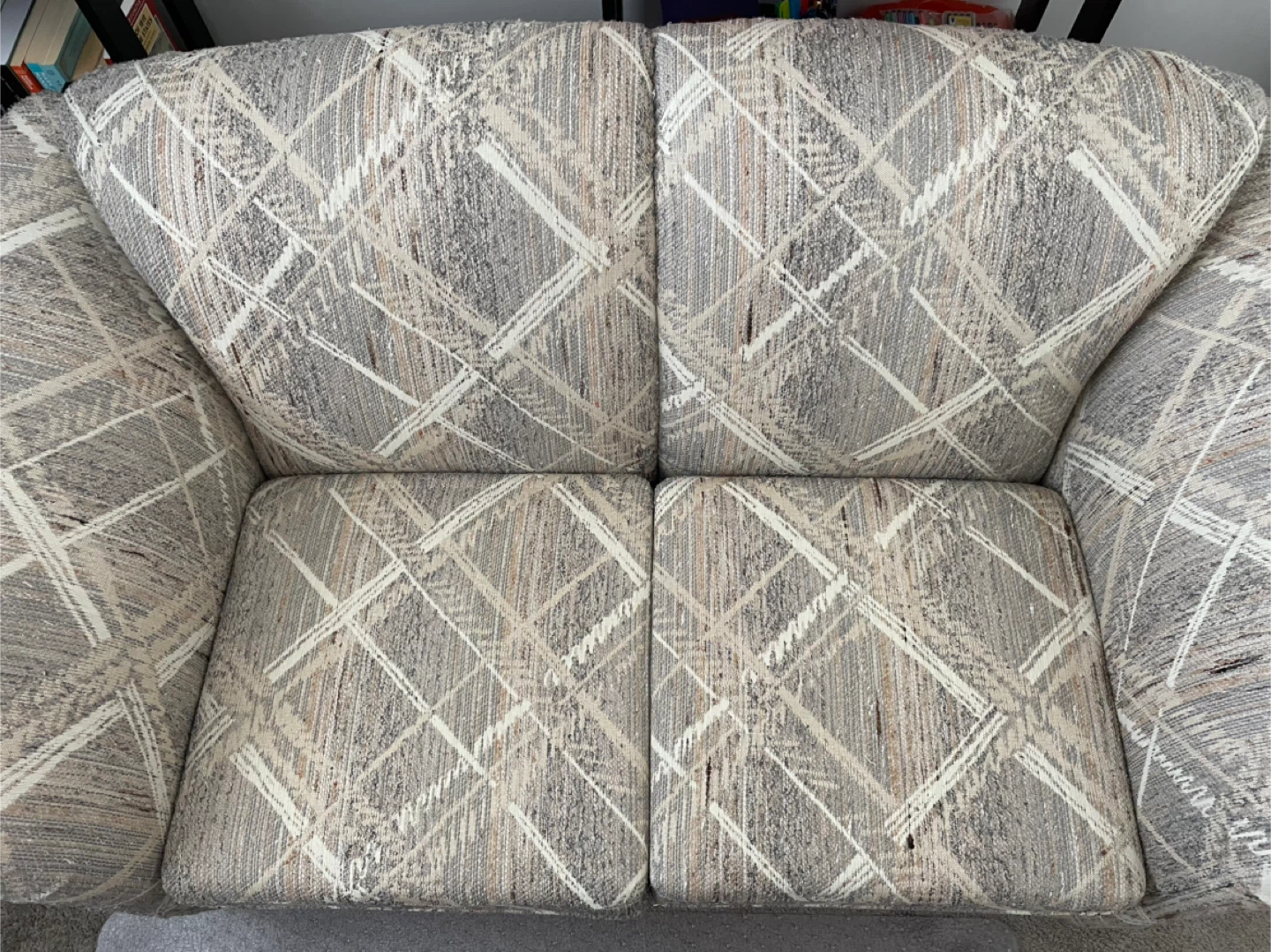 Loveseat - Patterned Fabric - photo 3