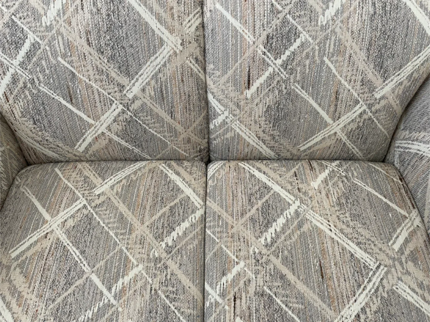 Loveseat - Patterned Fabric image indicator(2)