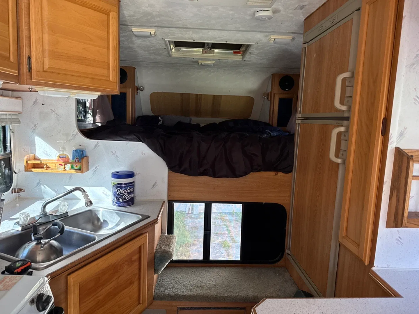 2000 Lance 1030 slide in bed camper image indicator(6)