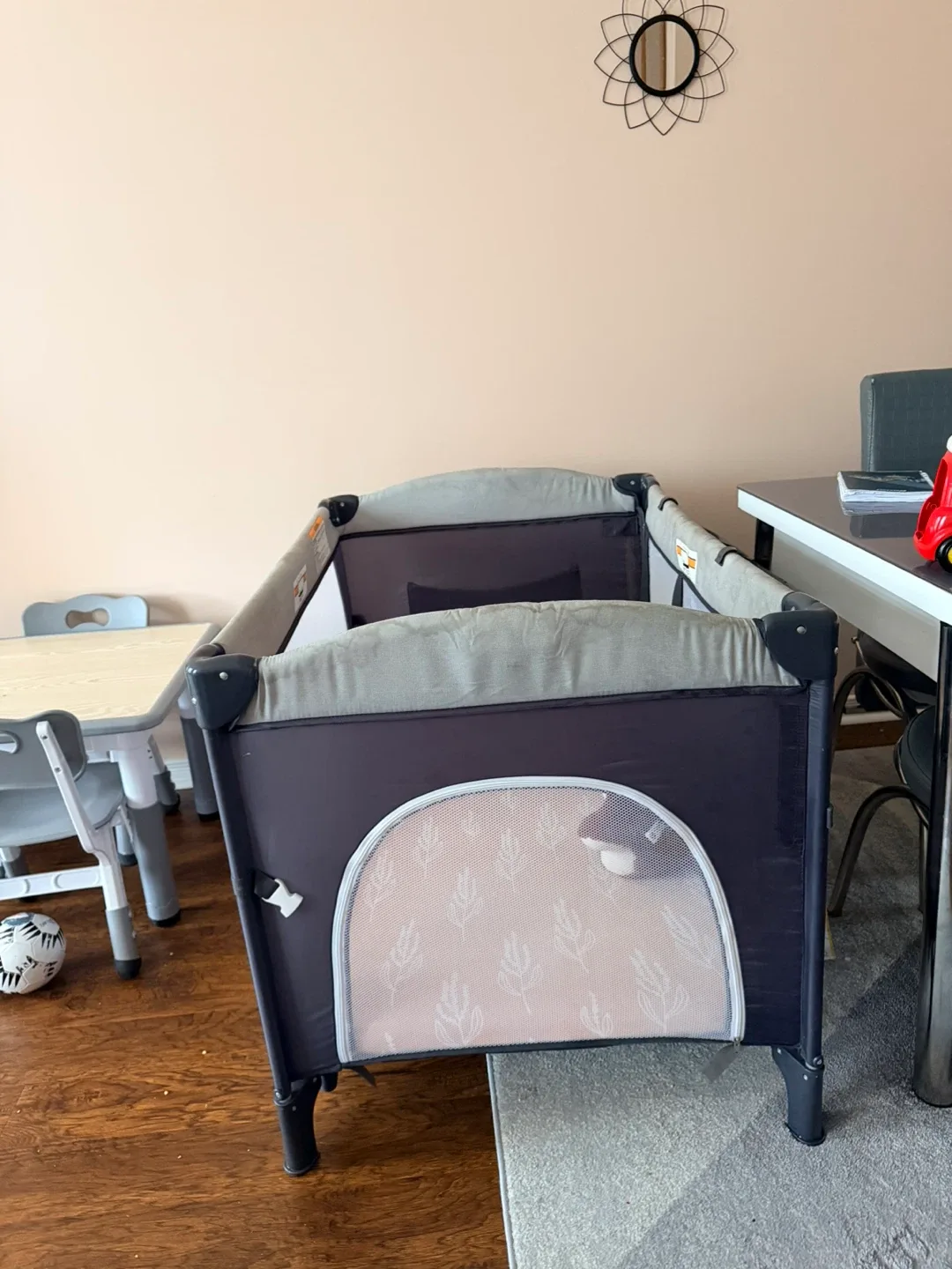 5-in-1 Bassinet/Playpen - In Great Condition image indicator(2)