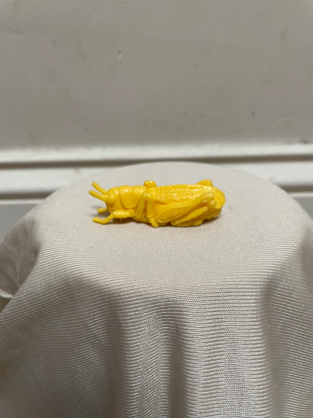 Yellow Plastic Toy Grasshopper - photo 3