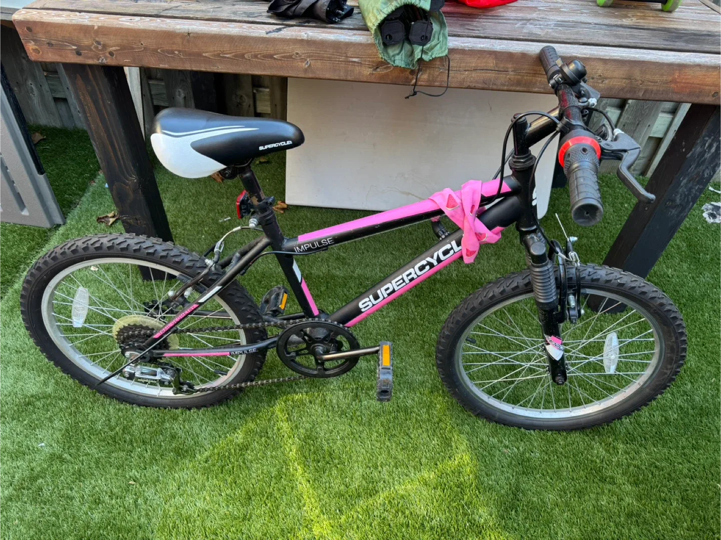 Supercycle Impulse Kids Bike - Pink & Black image indicator(2)