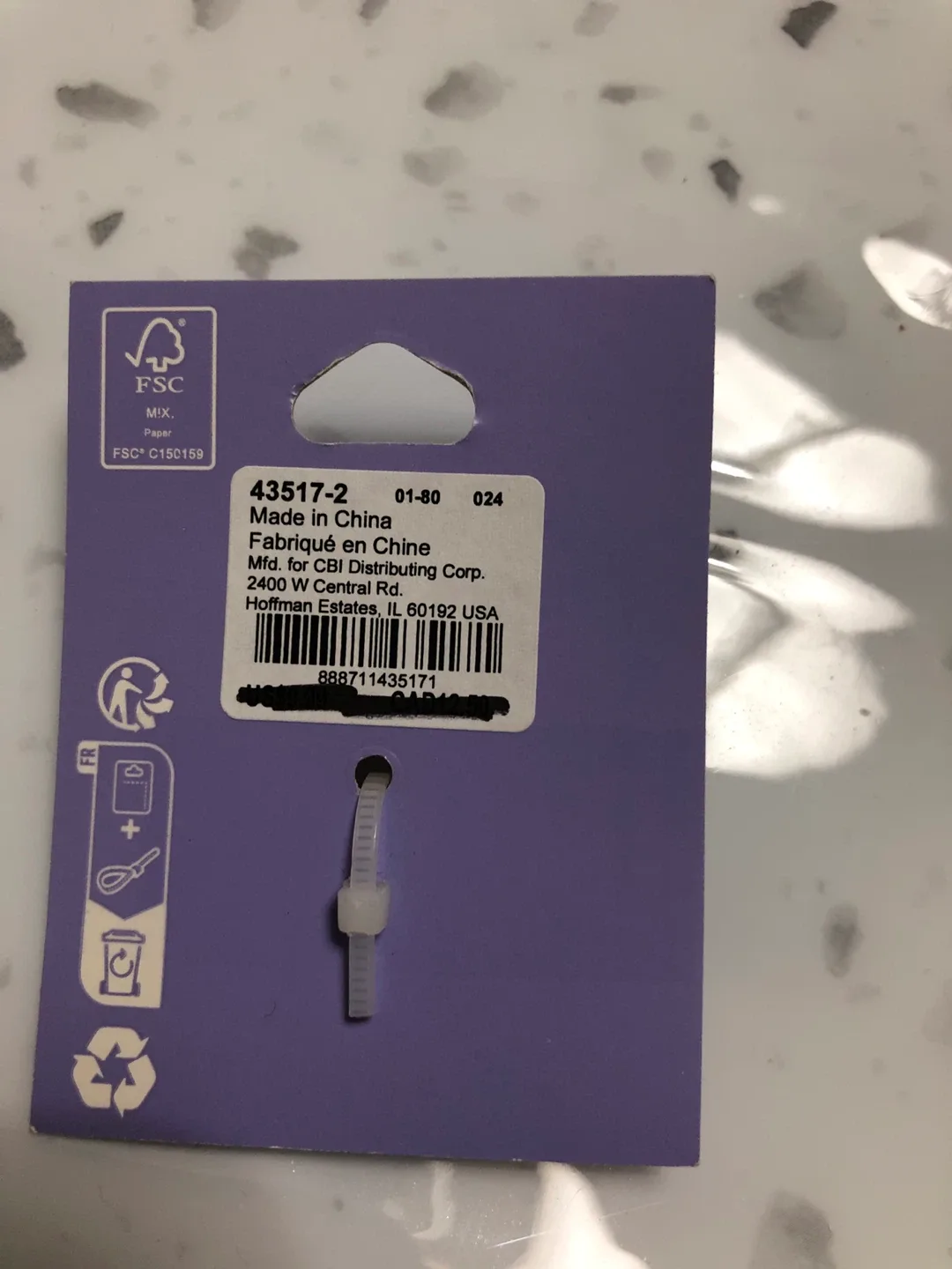 Claire's Gold Ring - Size 6 image indicator(3)