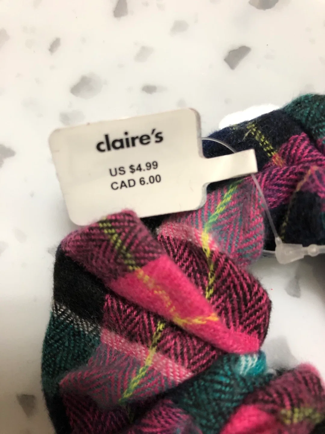 New ! Claire's Plaid Scrunchie image indicator(2)