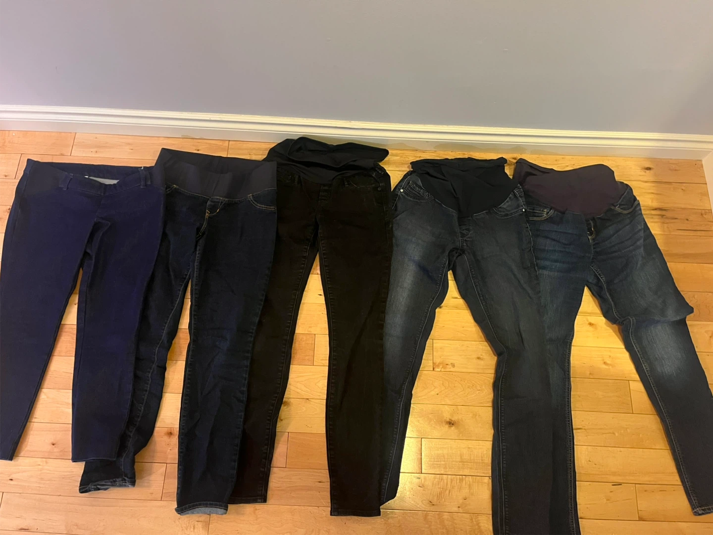 Maternity Clothes Bundle - size S&M - photo 2