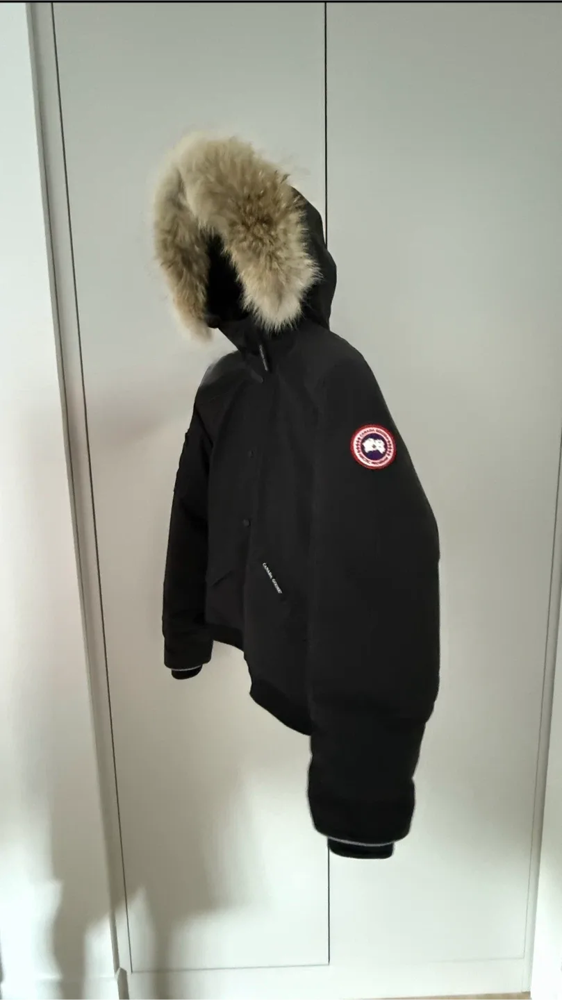 Canada Goose Youth Rundle Bomber Jacket  L/G (14-16) image indicator(2)
