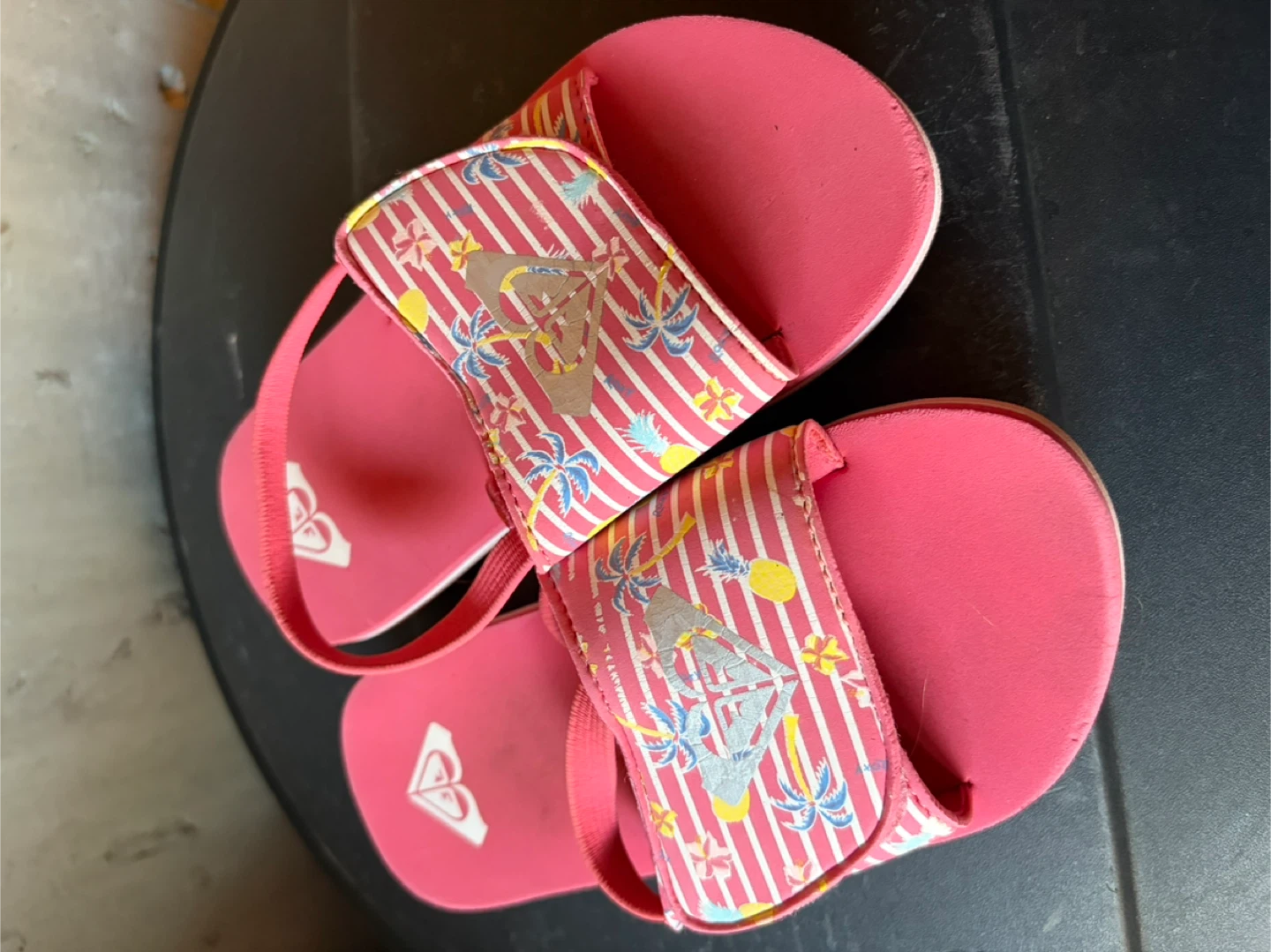 Roxy Girl's Pink Sandals Size 7 - photo 2