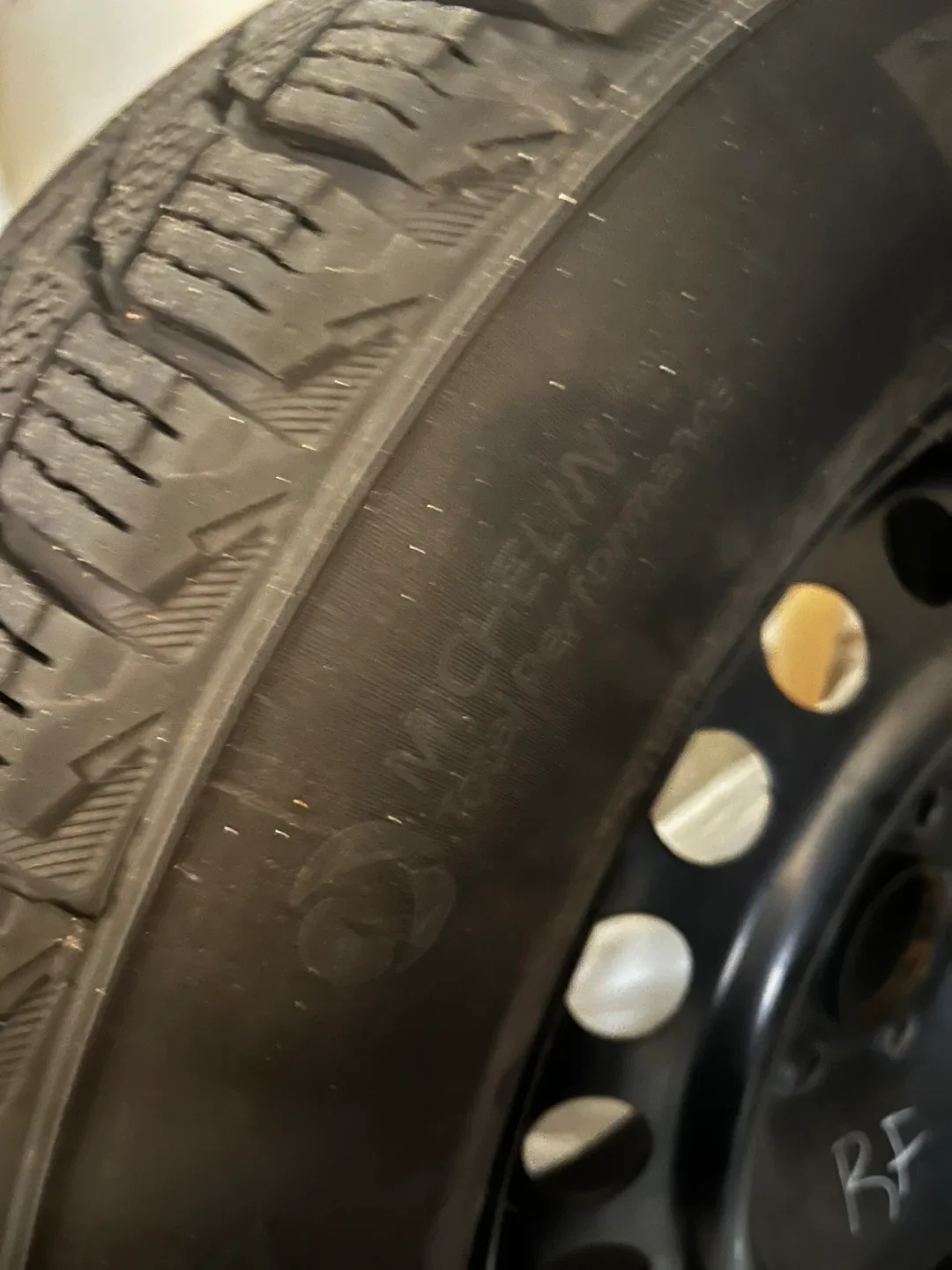 Michelin Total Performance  235/65R Steel Rim Winter Tire image indicator(2)