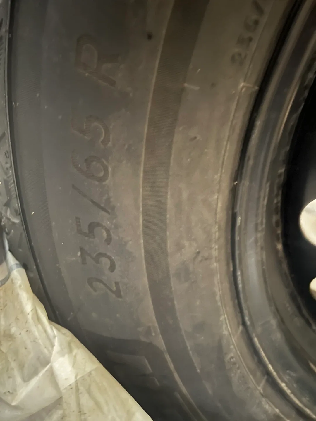 Michelin Total Performance  235/65R Steel Rim Winter Tire image indicator(4)