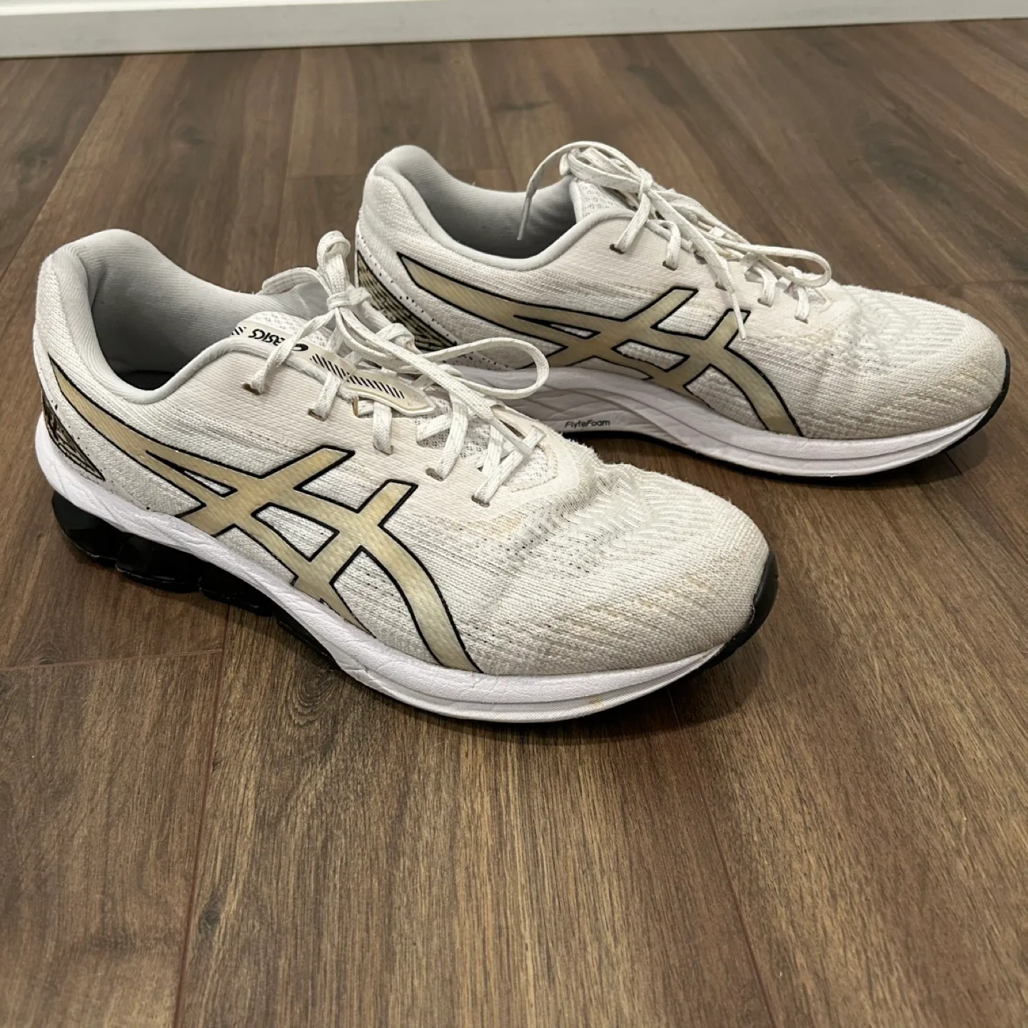 Asics Gel-Kayano - US 10 image indicator(2)