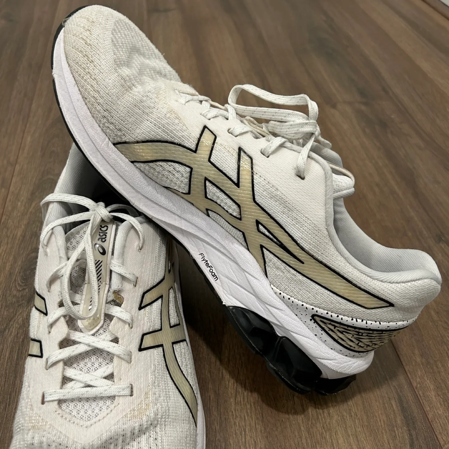 Asics Gel-Kayano - US 10 image indicator(8)