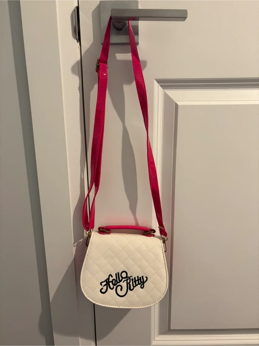 Hello Kitty White & Pink Shoulder Bag image indicator(2)