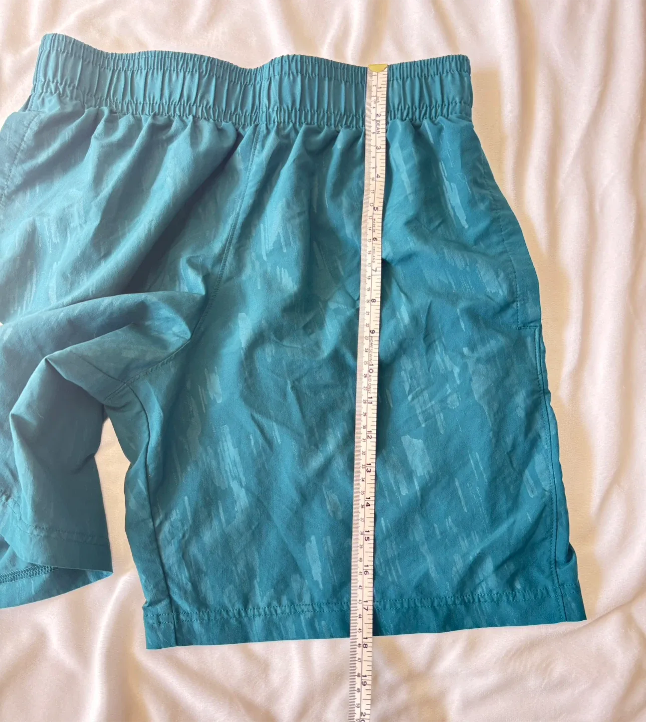 Under Armour athletic men’s shorts Size M image indicator(5)