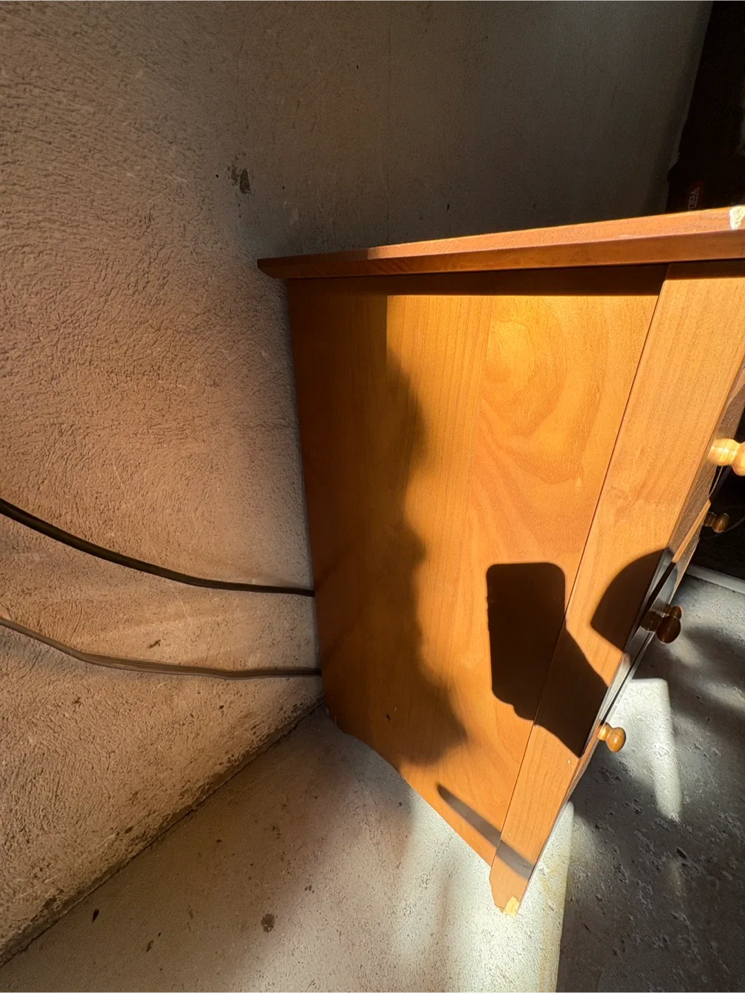 Wooden Dresser with 3 Drawers image indicator(5)