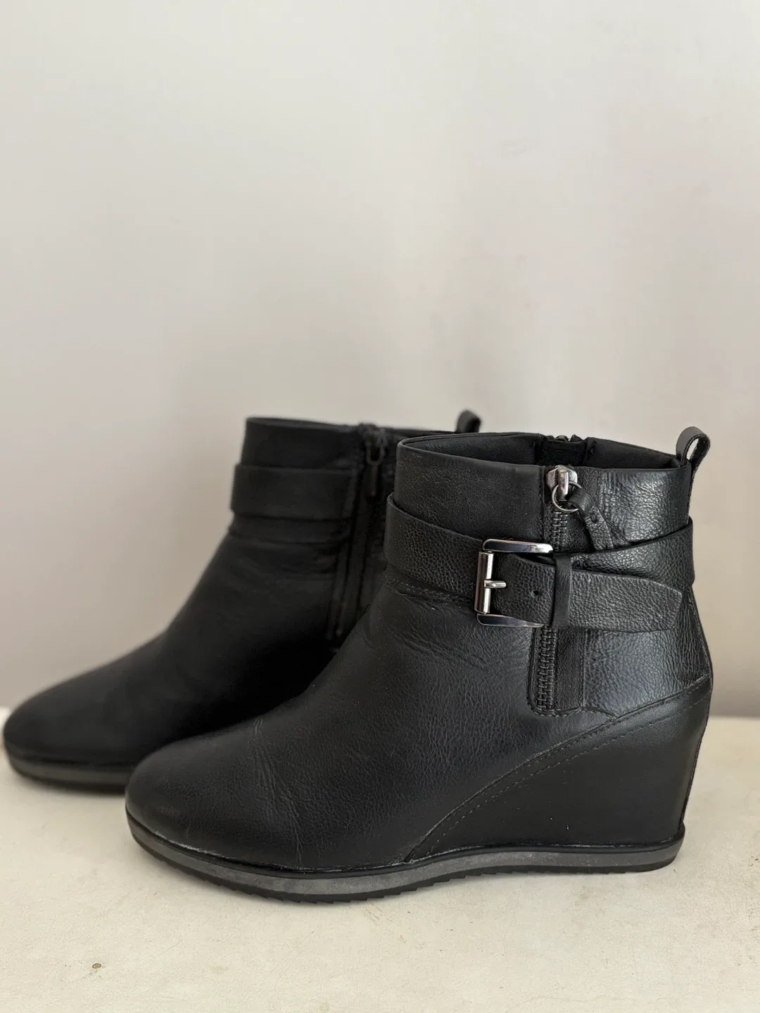 Geox Black Leather Wedge Ankle Boots image indicator(2)