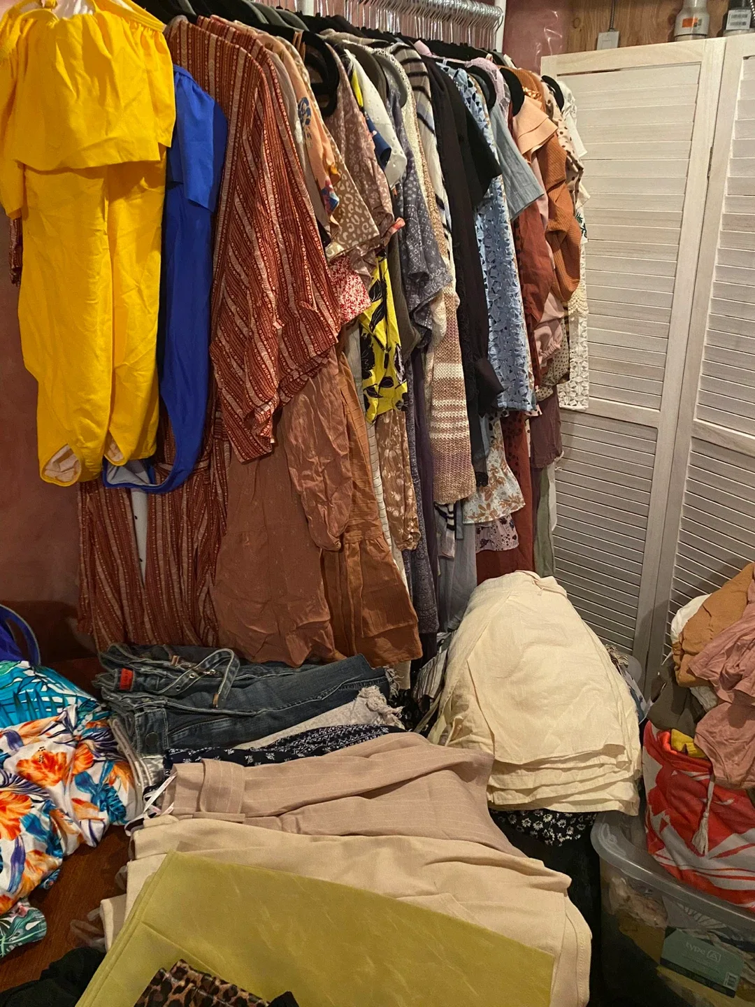 This & That Clothing - Variety of Styles image indicator(5)