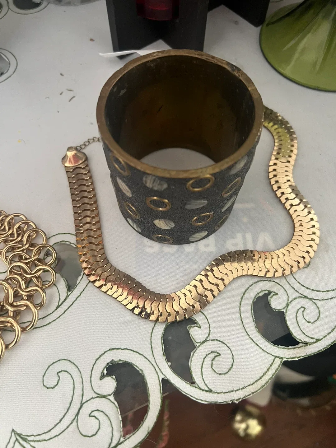 Vintage Gold Tone Jewellery Set image indicator(2)