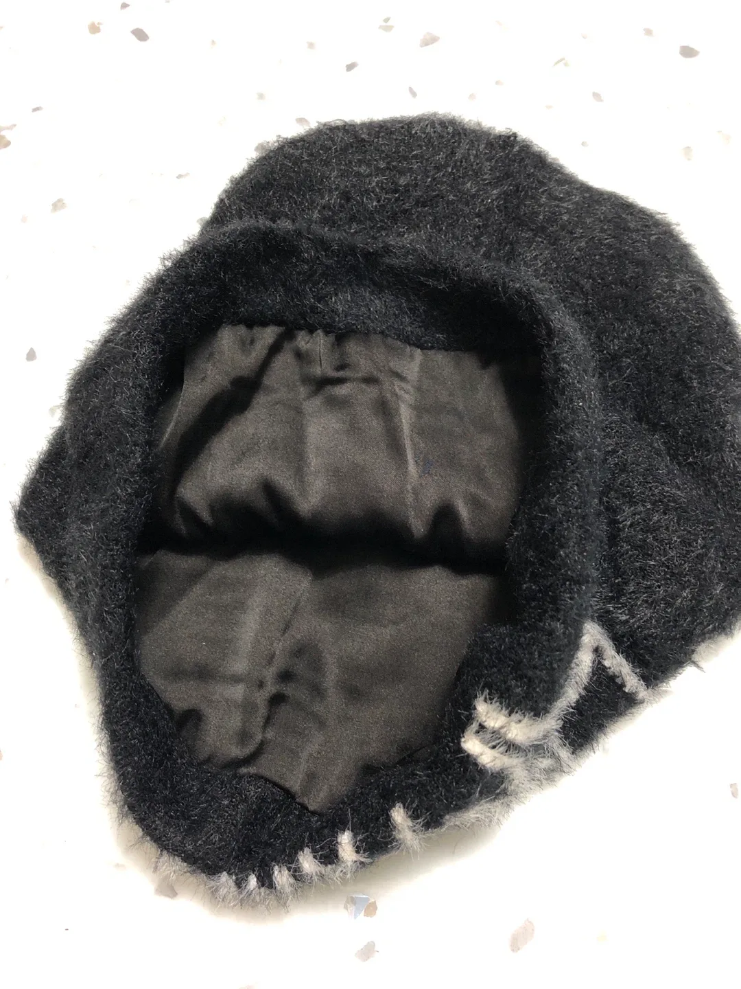 Fluffy Black Knit Hat image indicator(3)