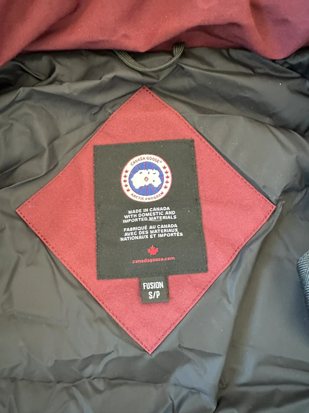 Canada Goose women’s Mystique Parka Fusion Fit Small red image indicator(4)