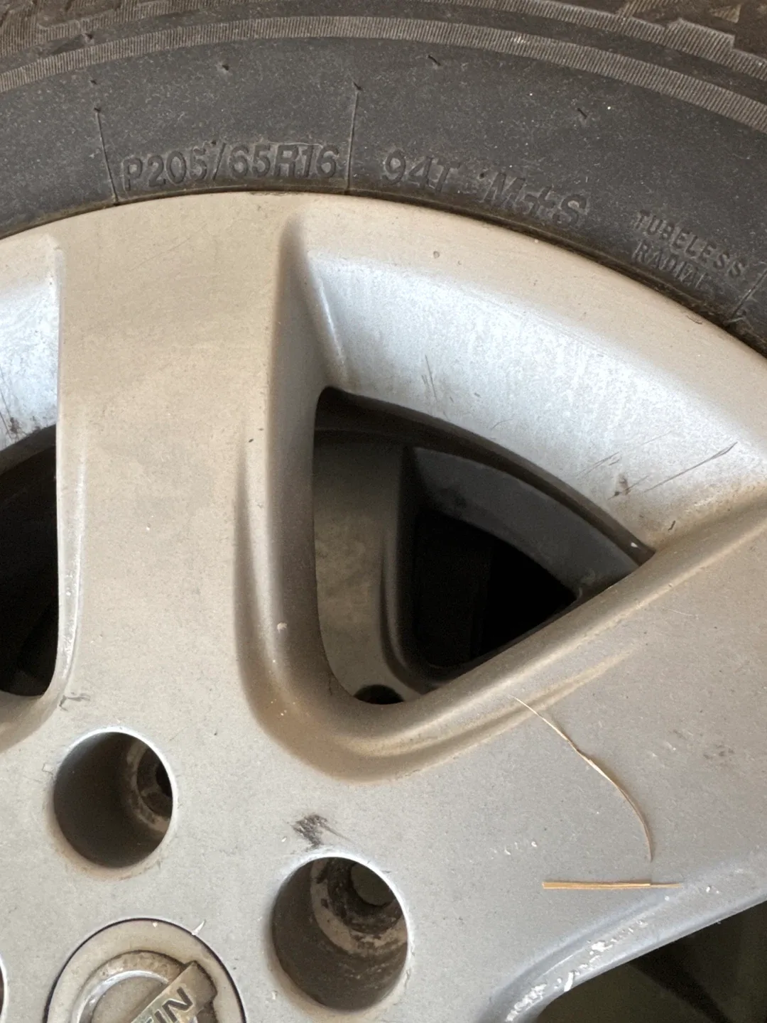 Set of 4 P205/65R16 Tires image indicator(2)