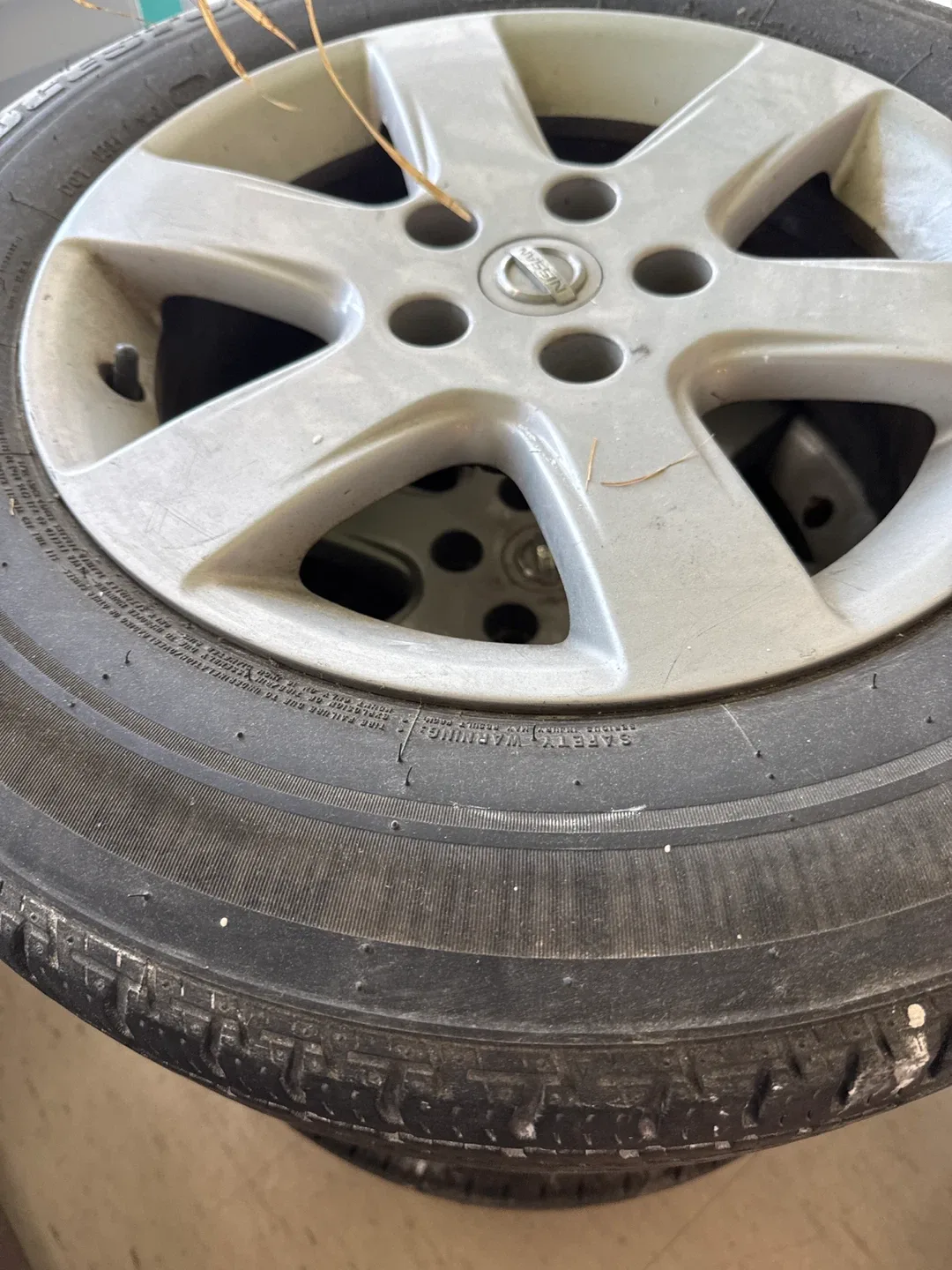 Set of 4 P205/65R16 Tires image indicator(3)