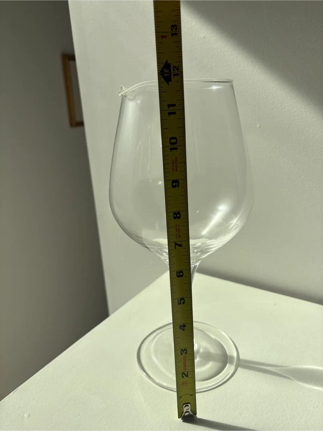 Large Wine Decanter with Pour Spout image indicator(4)