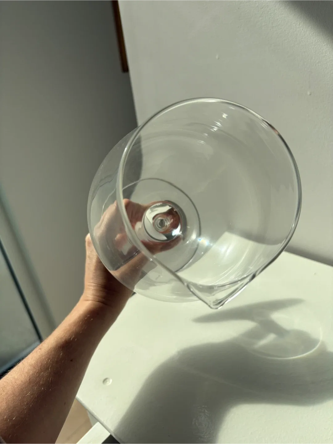 Large Wine Decanter with Pour Spout image indicator(3)