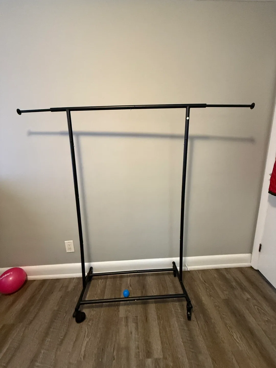 Rolling Garment Rack - Adjustable & Extensible image indicator(2)