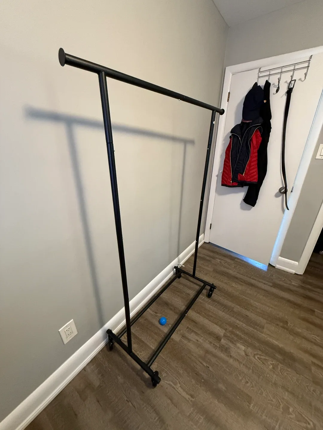 Rolling Garment Rack - Adjustable & Extensible image indicator(3)