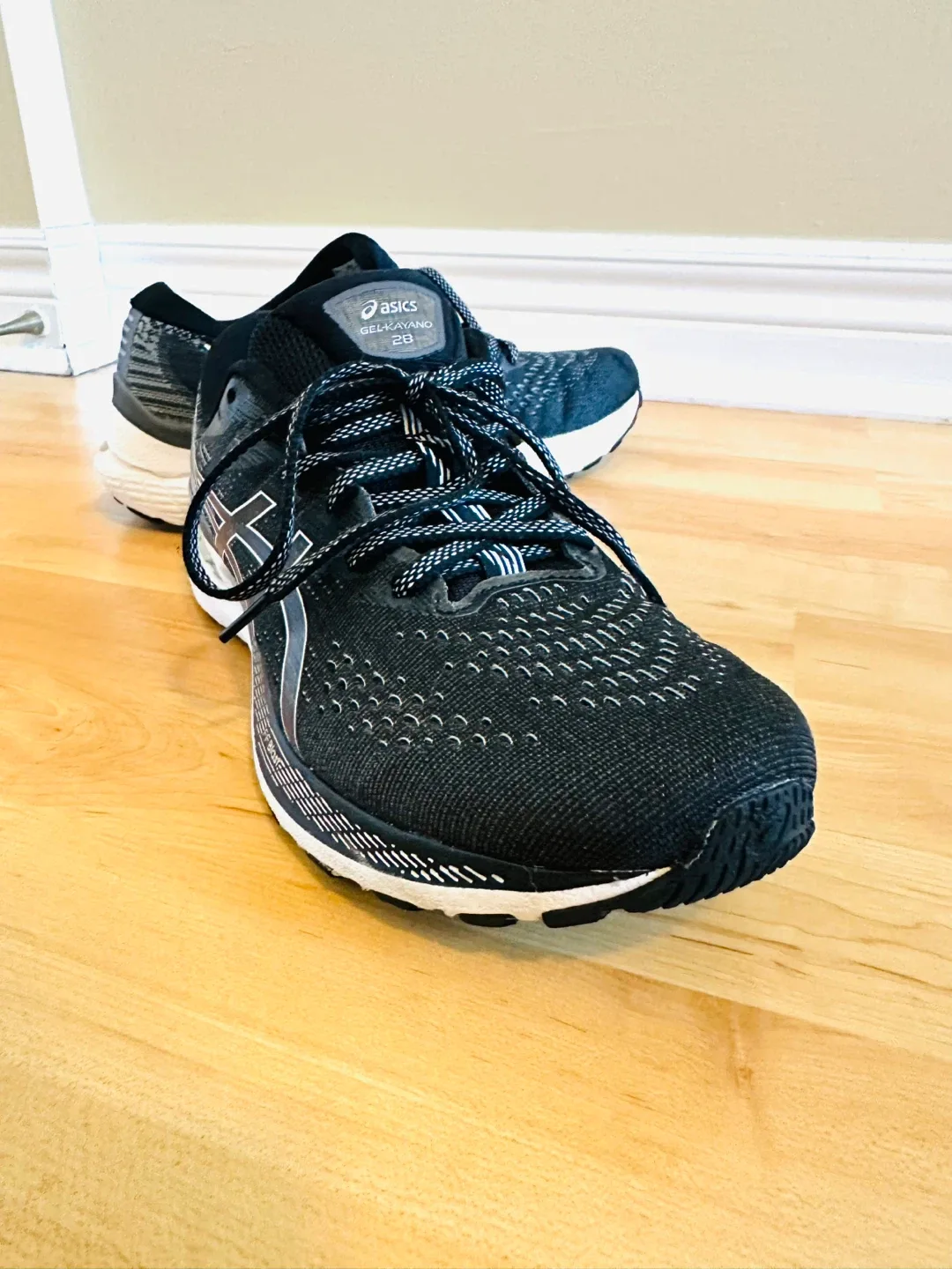 Asics Gel Kayano 28 Running Shoes - US 9.5 image indicator(4)