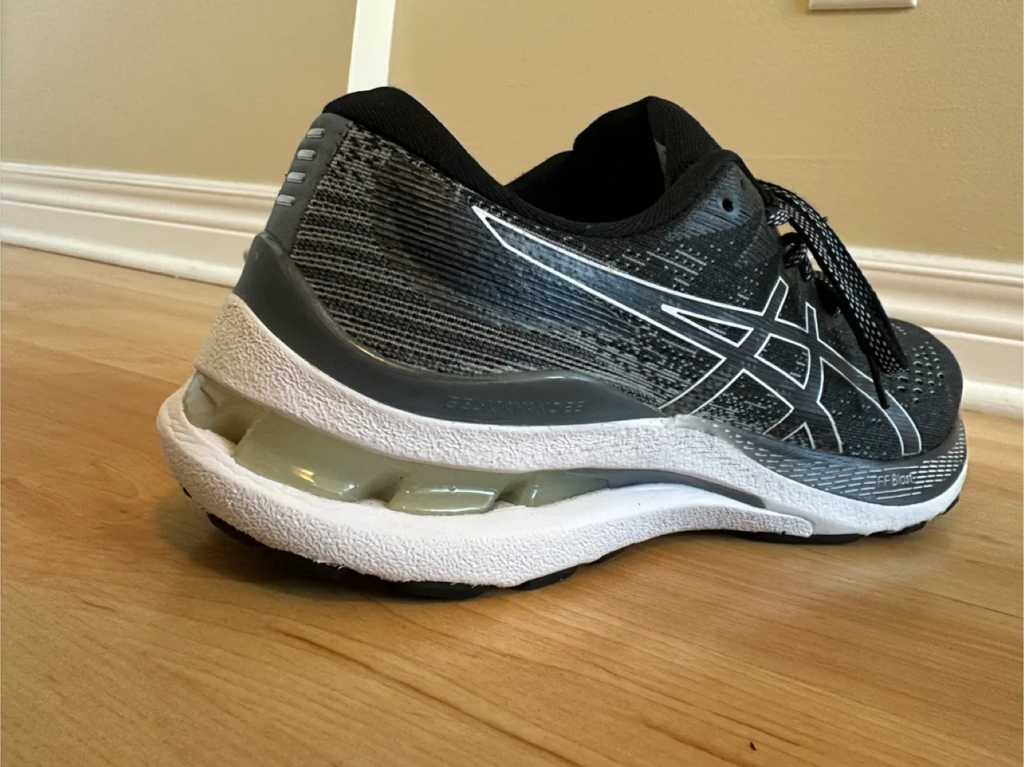 Asics Gel Kayano 28 Running Shoes - US 9.5 image indicator(7)