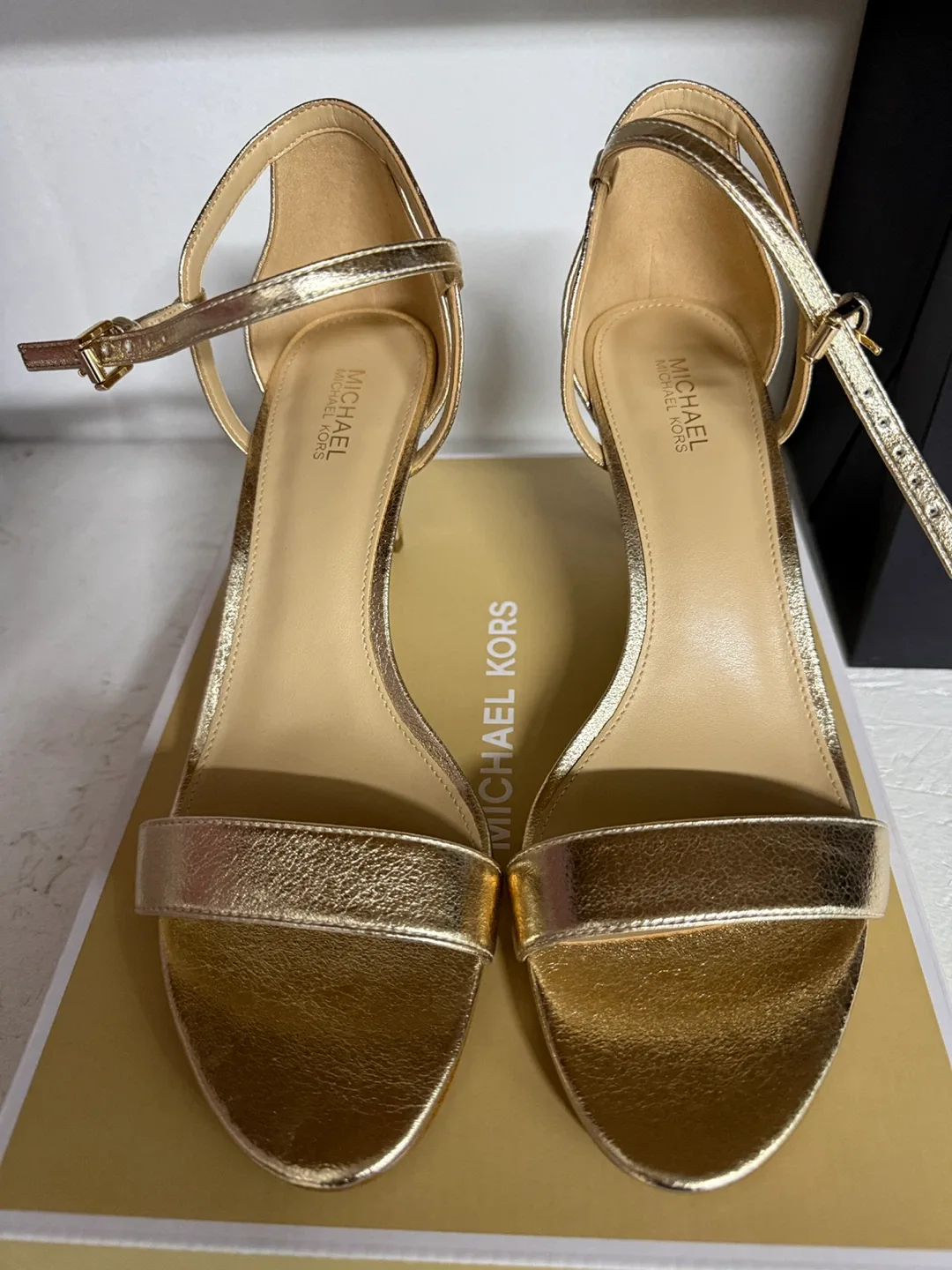 Michael Kors Gold Leather Handbag & Heels - Size 8 image indicator(6)