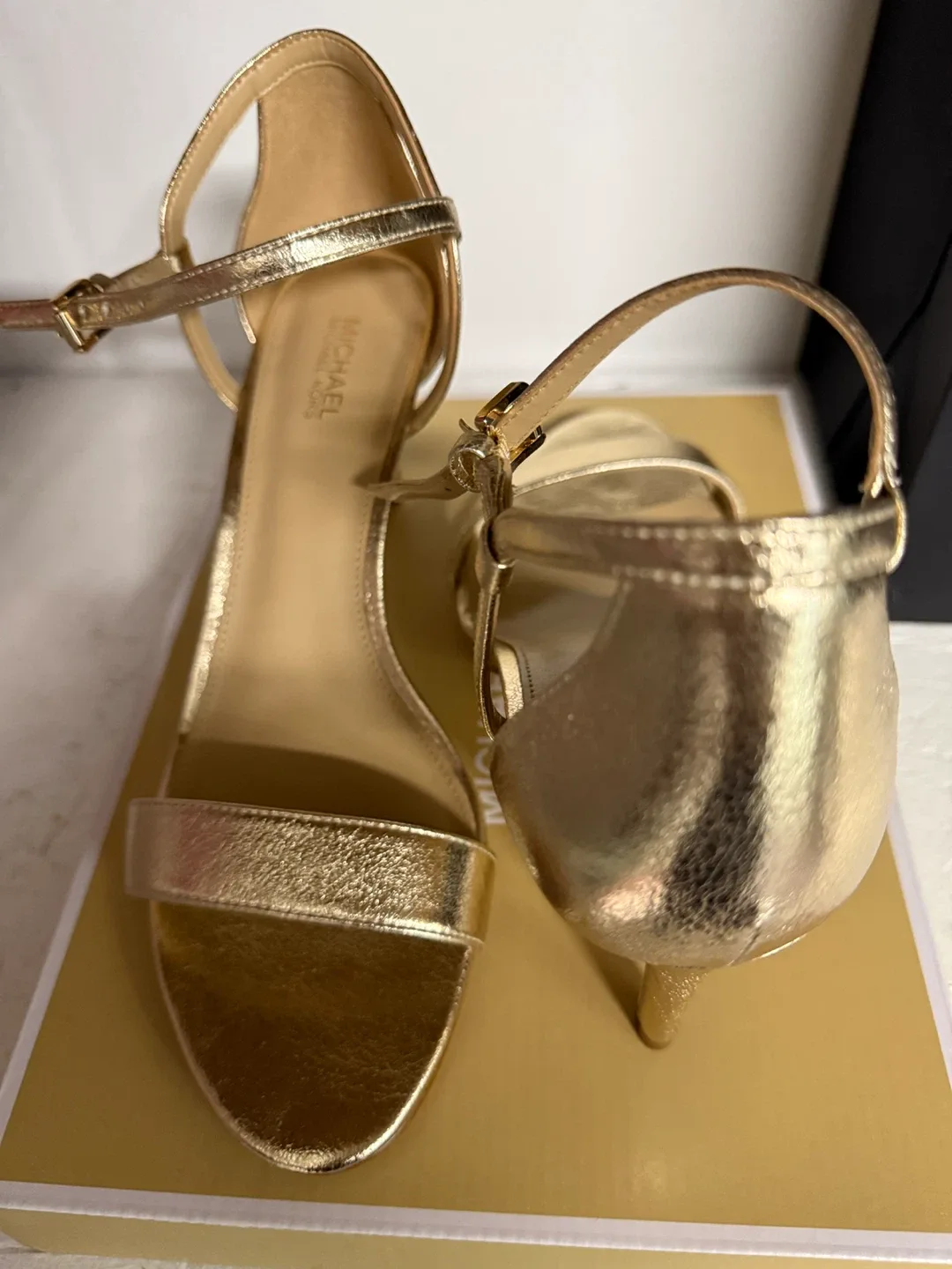 Michael Kors Gold Leather Handbag & Heels - Size 8 image indicator(8)