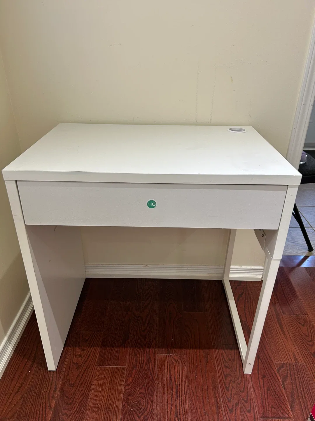 White Desk with Drawer thumbnail