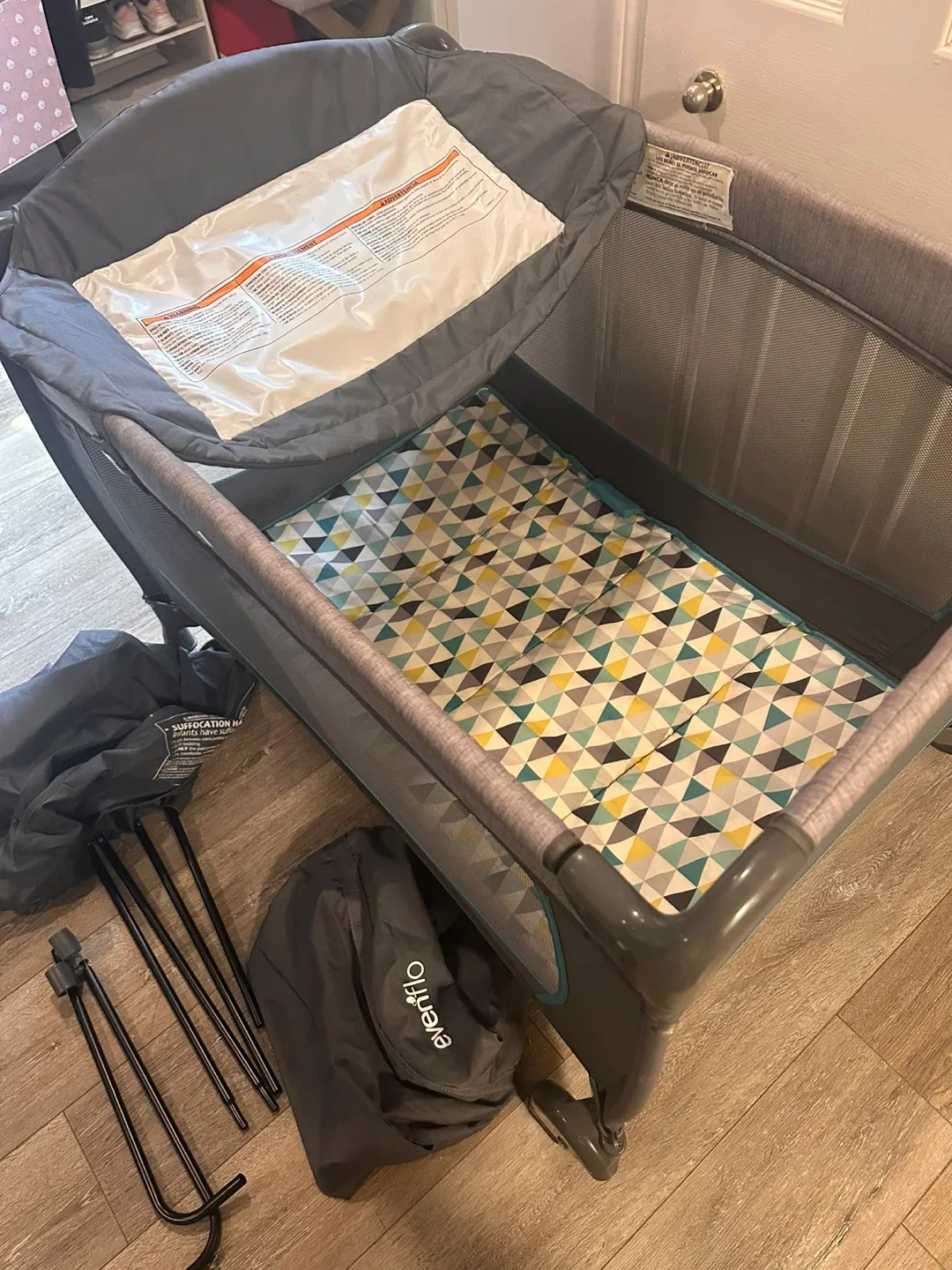 Evenflo Portable Playard image indicator(3)