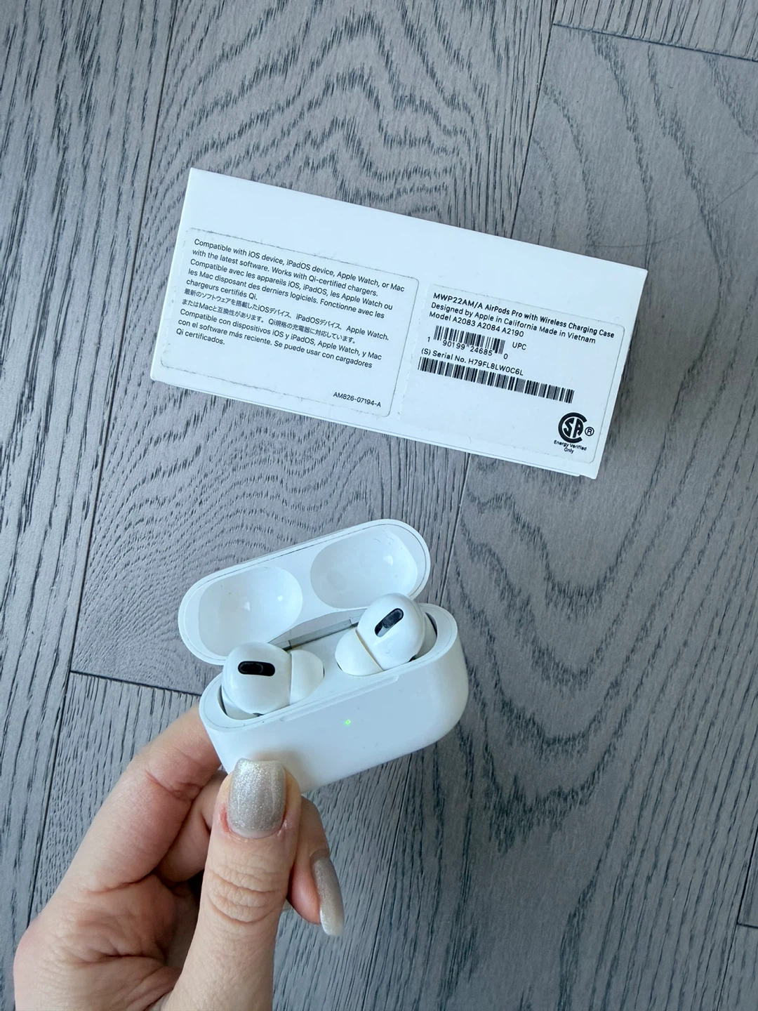Apple AirPods 1st generation with box 🧡