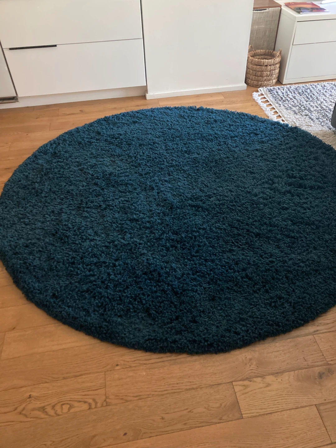 Shag rug baby, yeah! Blue! 6’ round.