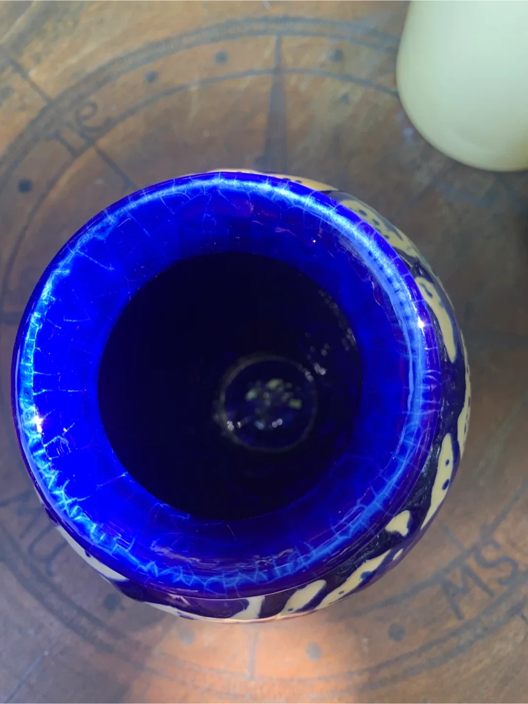 Blue & White Patterned Ceramic Vase 🧡 image indicator(3)