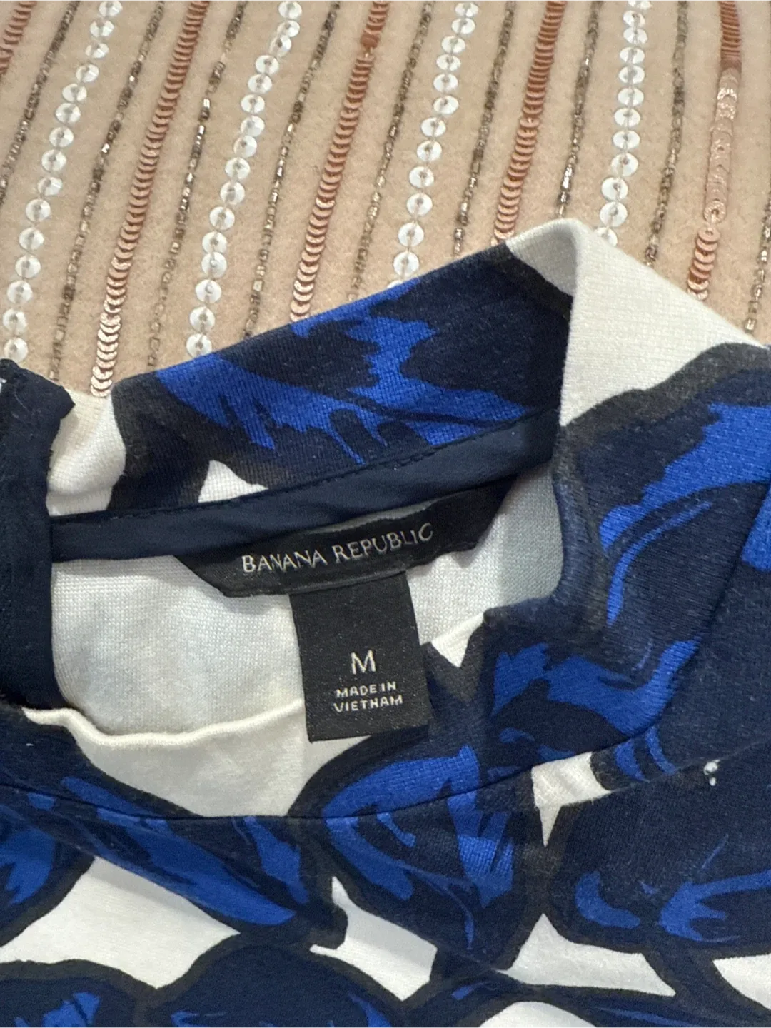 Banana Republic Floral Print Top - Size M image indicator(2)