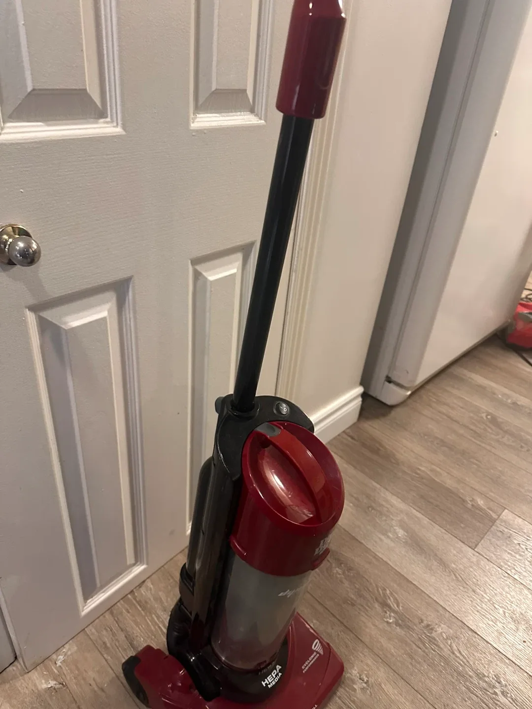 Dirt Devil Dynamite Cyclonic HEPA Media Vacuum image indicator(3)