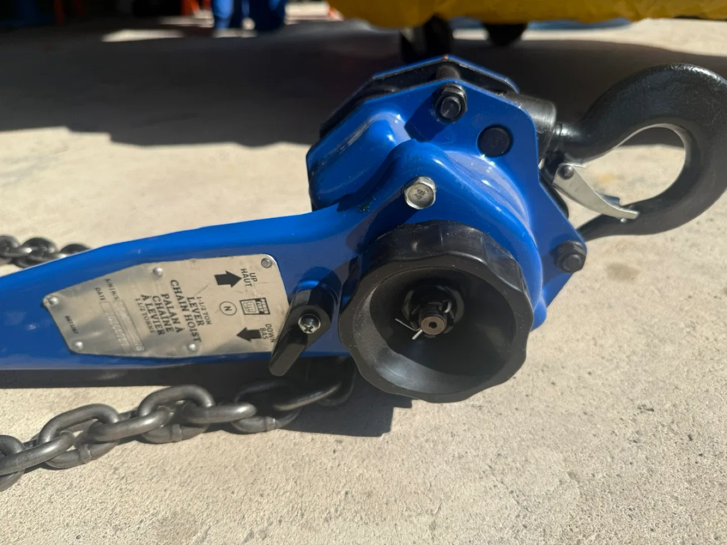 Power Fist 1-1/2 Ton Lever Chain Hoist image indicator(2)