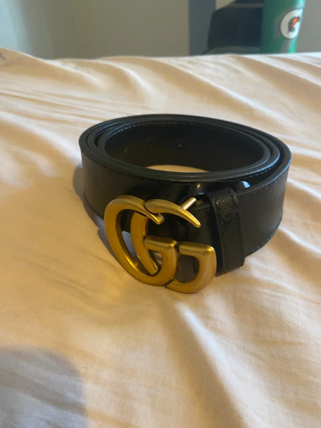100% authentic Gucci Black Leather Belt with Gold Buckle image indicator(2)