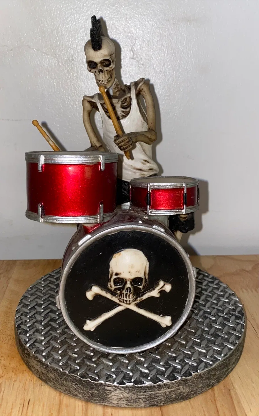 🧡Skeleton Drummer Figurine thumbnail