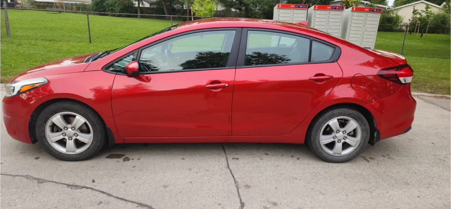 Red Kia Forte Sedan 2017 image indicator(6)
