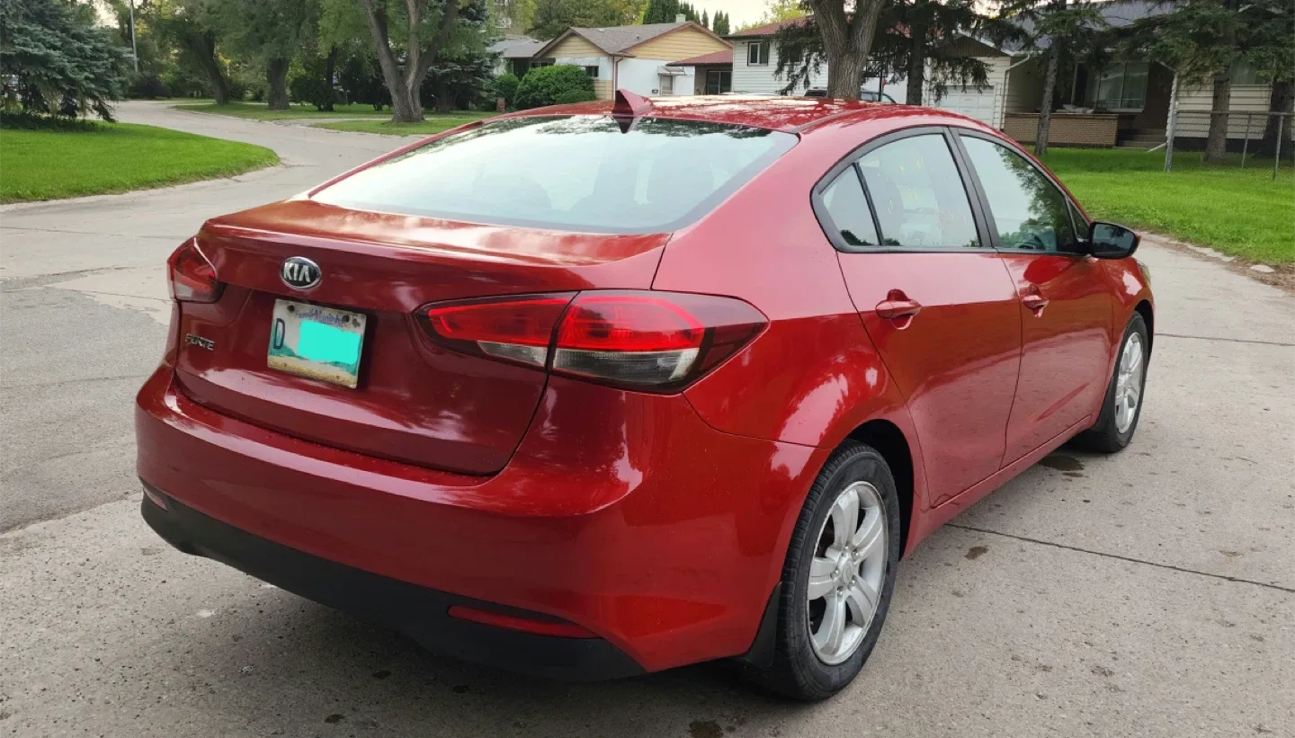Red Kia Forte Sedan 2017 image indicator(5)
