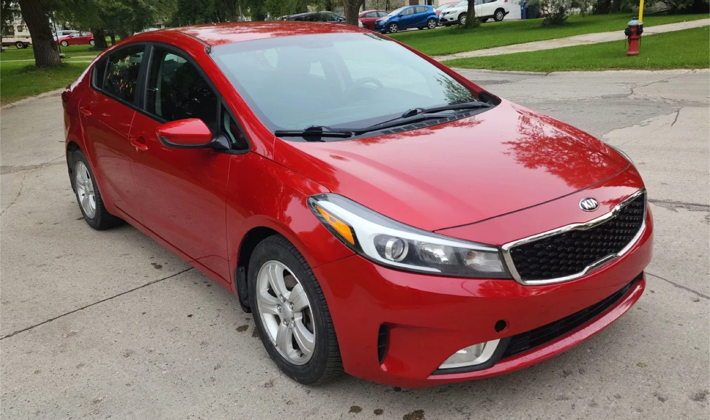 Red Kia Forte Sedan 2017 image indicator(2)