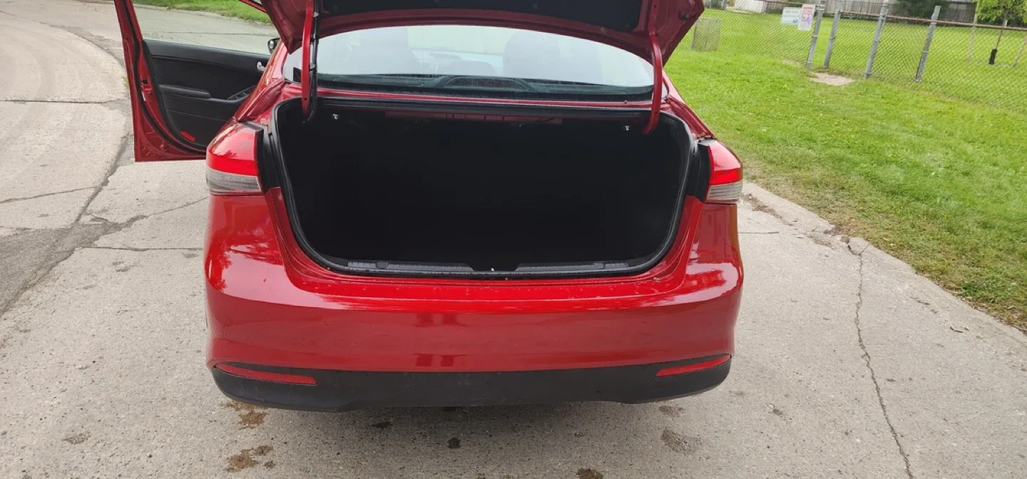 Red Kia Forte Sedan 2017 image indicator(10)