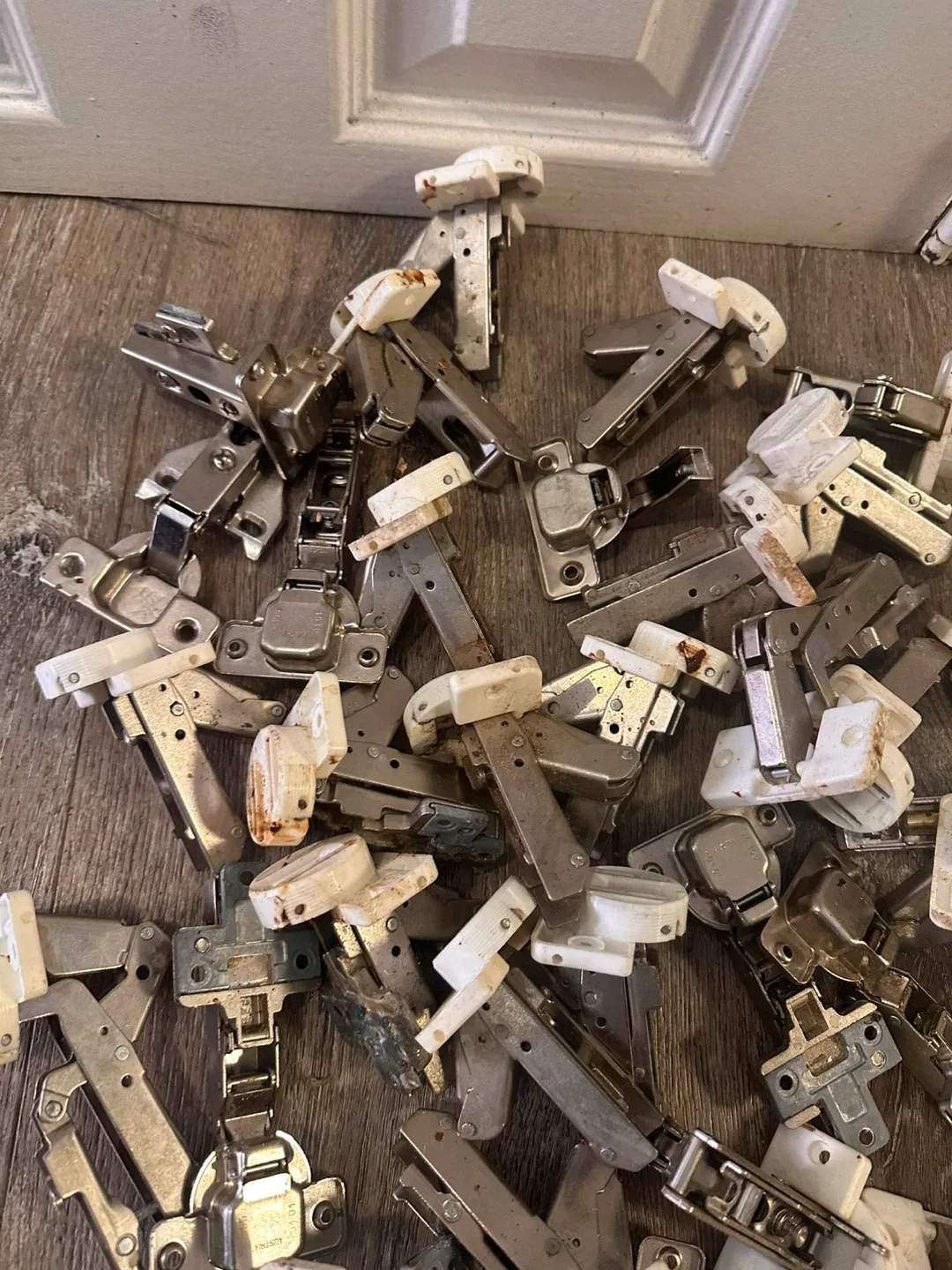 Cabinet Hinges - Used image indicator(3)